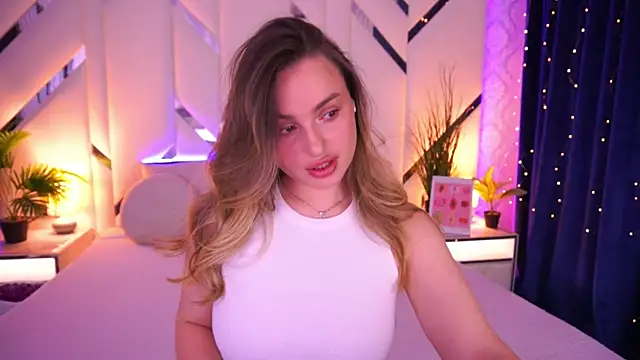 LindsieGreyy online show from February 23, 2026, 8:26 am