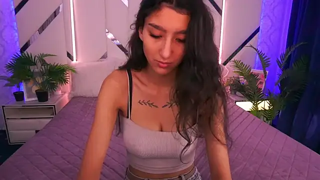 Snapshot of CharmMocco chatting on December 3, 2025, 1:54 pm CharmMocco online show from December 3, 2025, 1:54 pm