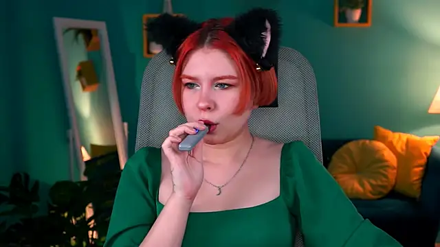 Snapshot of MitsukiMun chatting on February 23, 2025, 3:08 pm MitsukiMun online show from February 23, 2025, 3:08 pm