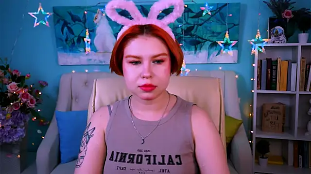 Snapshot of MitsukiMun chatting on February 28, 2025, 9:23 pm MitsukiMun online show from February 28, 2025, 9:23 pm