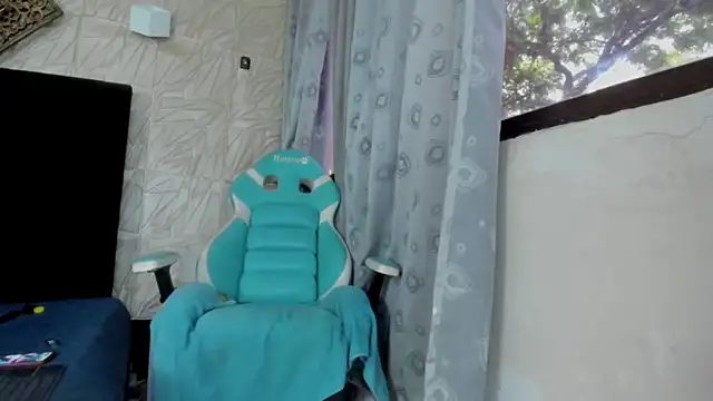 ChanelleJohnson  online show from November 20, 2025, 6:52 pm