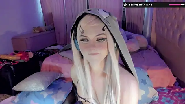 Snapshot of Angelica_Reborn chatting on May 17, 2026, 1:22 pm Angelica Reborn online show from May 17, 2026, 1:22 pm