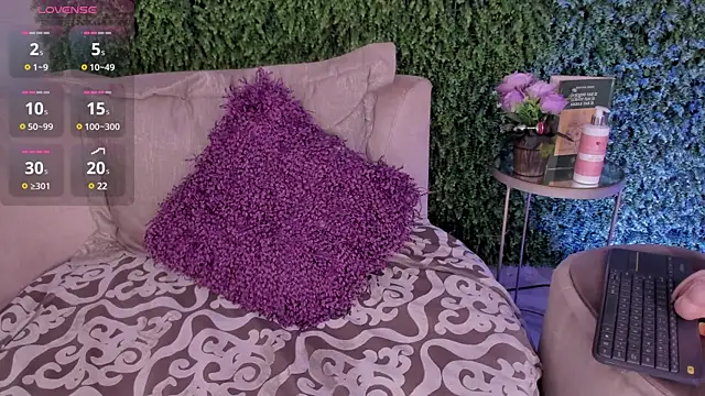 Snapshot of emmiily_z chatting on March 17, 2025, 10:40 pm emmiily z online show from March 17, 2025, 10:40 pm