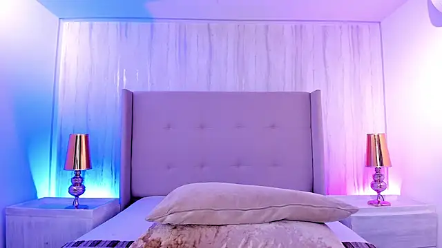 Snapshot of emmiily_z chatting on October 1, 2025, 7:18 pm emmiily z online show from October 1, 2025, 7:18 pm