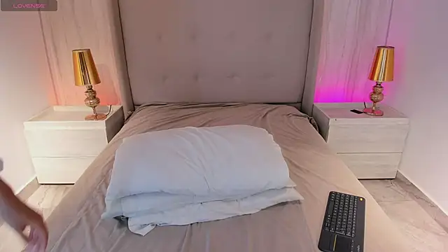 Snapshot of emmiily_z chatting on March 15, 2026, 8:27 pm emmiily z online show from March 15, 2026, 8:27 pm