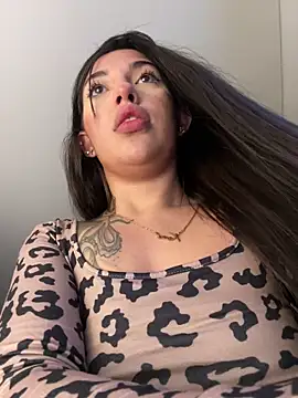KarolVega- online show from February 18, 2025, 1:10 am