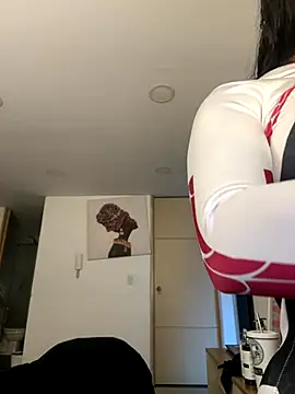 KarolVega- online show from October 31, 2025, 2:57 pm