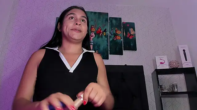 Snapshot of Selena_fox7 chatting on October 7, 2025, 3:18 am Selena fox7 online show from October 7, 2025, 3:18 am