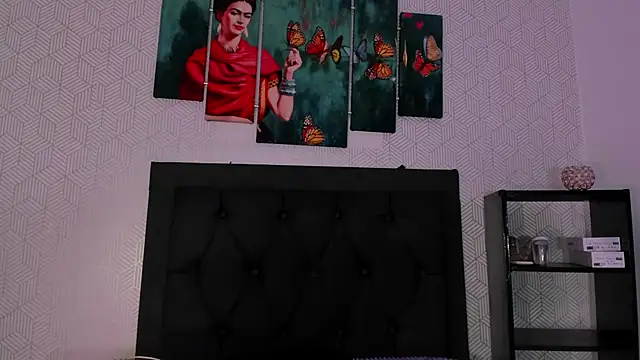 Snapshot of Selena_fox7 chatting on October 8, 2025, 4:47 am Selena fox7 online show from October 8, 2025, 4:47 am