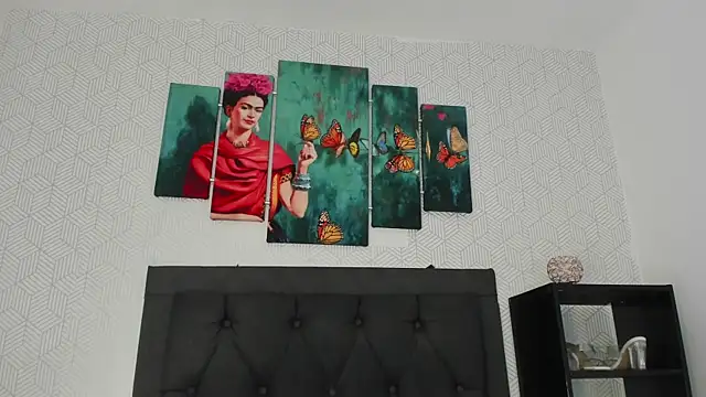 Snapshot of Selena_fox7 chatting on October 13, 2025, 3:30 am Selena fox7 online show from October 13, 2025, 3:30 am