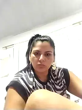 Snapshot of Issaquens chatting on February 11, 2025, 2:57 am Issaquens online show from February 11, 2025, 2:57 am