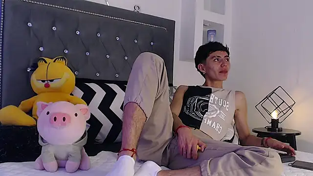 Snapshot of MaikyCooper chatting on March 17, 2025, 1:46 am MaikyCooper online show from March 17, 2025, 1:46 am