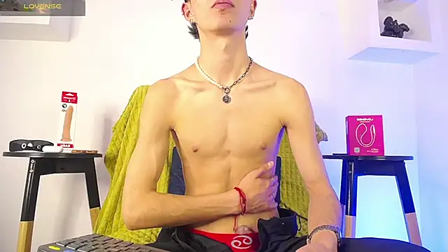 Snapshot of MaikyCooper chatting on September 12, 2025, 8:41 pm MaikyCooper online show from September 12, 2025, 8:41 pm