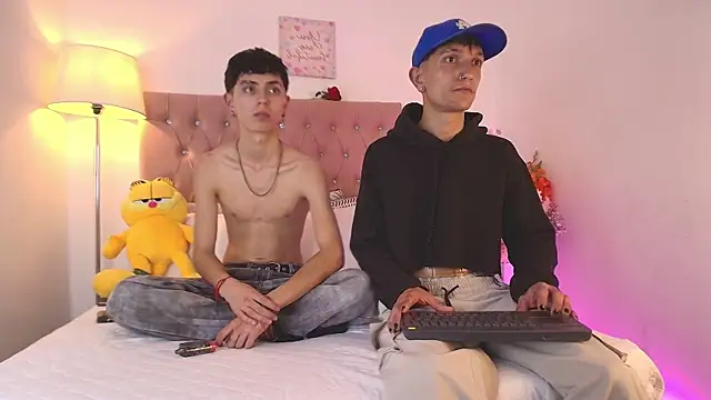 Snapshot of MaikyCooper chatting on February 26, 2025, 11:19 pm MaikyCooper online show from February 26, 2025, 11:19 pm