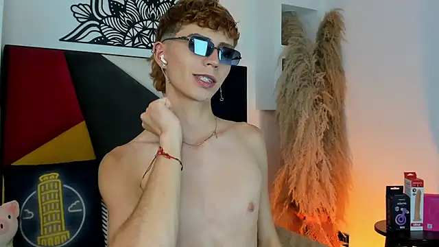 Snapshot of MaikyCooper chatting on December 2, 2025, 7:48 pm MaikyCooper online show from December 2, 2025, 7:48 pm