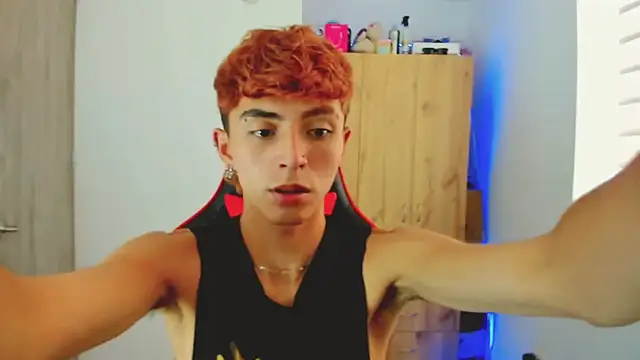 Snapshot of MaikyCooper chatting on December 17, 2025, 6:57 pm MaikyCooper online show from December 17, 2025, 6:57 pm