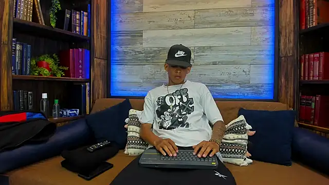 AndrewStiff online show from February 18, 2025, 3:42 am