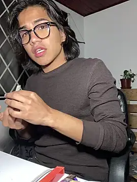 Snapshot of shadowsofgarden chatting on February 27, 2025, 4:02 am shadowsofgarden online show from February 27, 2025, 4:02 am