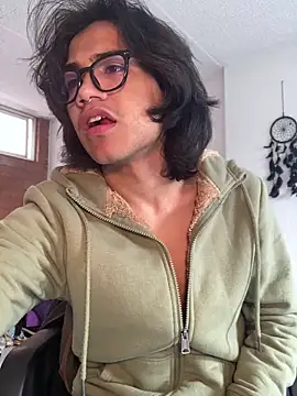 Snapshot of shadowsofgarden chatting on March 4, 2025, 2:21 pm shadowsofgarden online show from March 4, 2025, 2:21 pm