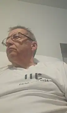 mann4u147 online show from September 29, 2025, 8:47 pm