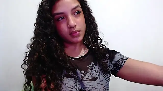 Snapshot of Majo_BigTits chatting on September 14, 2025, 8:15 am Majo BigTits online show from September 14, 2025, 8:15 am