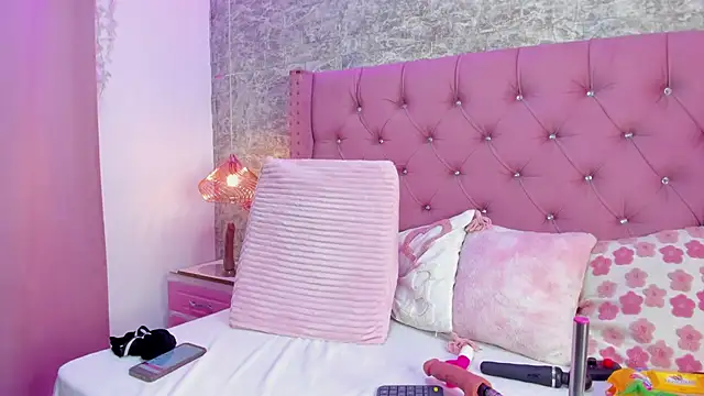 Snapshot of BrithanyParker_ chatting on January 6, 2026, 10:03 pm BrithanyParker online show from January 6, 2026, 10:03 pm