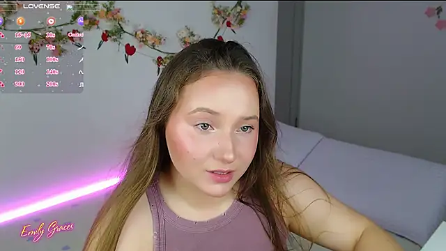 Snapshot of EmilyxxGraces chatting on June 21, 2026, 10:59 pm EmilyxxGraces online show from June 21, 2026, 10:59 pm