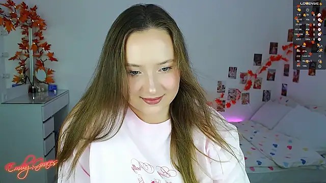 Snapshot of EmilyxxGraces chatting on October 2, 2025, 9:29 pm EmilyxxGraces online show from October 2, 2025, 9:29 pm