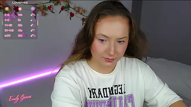 Snapshot of EmilyxxGraces chatting on July 16, 2026, 12:29 am EmilyxxGraces online show from July 16, 2026, 12:29 am