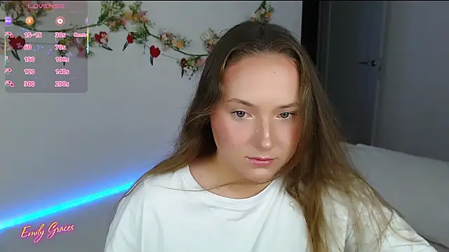 Snapshot of EmilyxxGraces chatting on July 23, 2026, 1:52 am EmilyxxGraces online show from July 23, 2026, 1:52 am