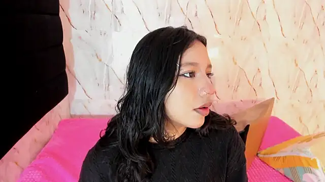 ParanoidTemptaion  online show from November 8, 2025, 12:20 pm