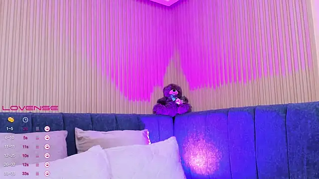 elizabeth 20 online show from March 13, 2025, 7:17 pm