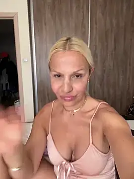 DeboraXporn online show from June 19, 2026, 5:13 am