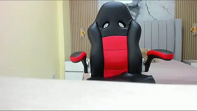 MELINAMARTINS online show from September 13, 2025, 6:30 pm