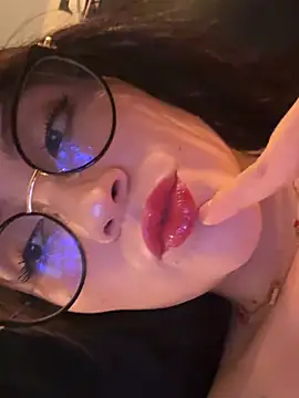 Snapshot of ValentinaOrtiz3 chatting on June 25, 2026, 11:43 pm ValentinaOrtiz3 online show from June 25, 2026, 11:43 pm