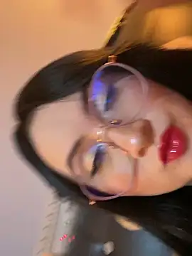 Snapshot of ValentinaOrtiz3 chatting on December 5, 2025, 12:43 am ValentinaOrtiz3 online show from December 5, 2025, 12:43 am