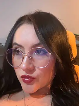 Snapshot of ValentinaOrtiz3 chatting on November 28, 2025, 2:12 am ValentinaOrtiz3 online show from November 28, 2025, 2:12 am