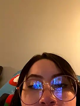 Snapshot of ValentinaOrtiz3 chatting on October 19, 2025, 12:46 am ValentinaOrtiz3 online show from October 19, 2025, 12:46 am