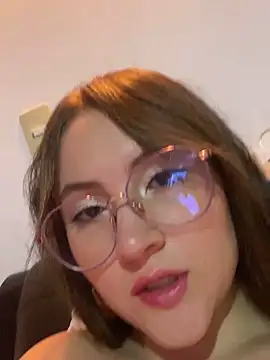 Snapshot of ValentinaOrtiz3 chatting on March 14, 2025, 3:48 am ValentinaOrtiz3 online show from March 14, 2025, 3:48 am