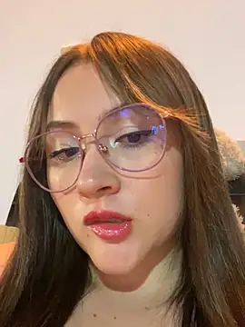 Snapshot of ValentinaOrtiz3 chatting on March 23, 2025, 2:48 am ValentinaOrtiz3 online show from March 23, 2025, 2:48 am