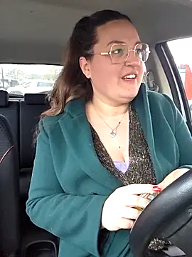 Snapshot of justtess chatting on November 19, 2025, 9:20 am justtess online show from November 19, 2025, 9:20 am