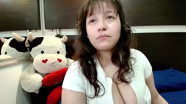 Snapshot of Marii_18 chatting on November 9, 2025, 4:05 am Marii 18 online show from November 9, 2025, 4:05 am