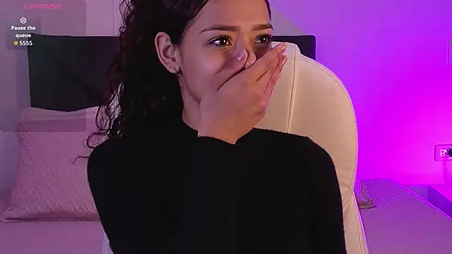 sara sharma  online show from October 27, 2025, 2:18 pm