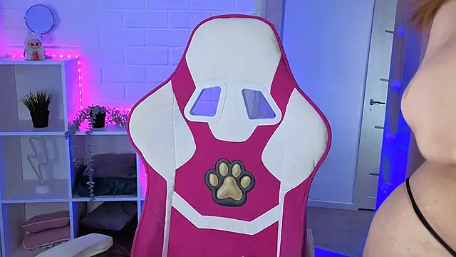 SweetieAngela online show from December 4, 2025, 2:27 pm