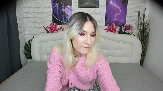 RobinkHelless online show from February 24, 2025, 5:00 am