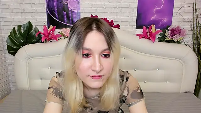 RobinkHelless online show from March 5, 2025, 4:34 am