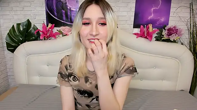 RobinkHelless online show from March 5, 2025, 10:44 am