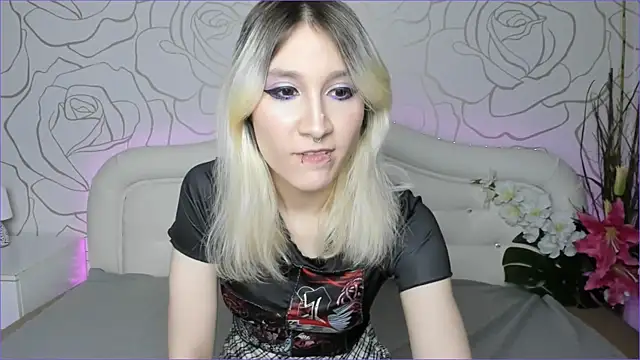 RobinkHelless online show from February 19, 2025, 2:33 am