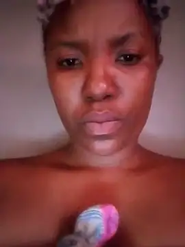 Snapshot of Coco_Nile chatting on March 4, 2025, 8:02 am Coco Nile online show from March 4, 2025, 8:02 am