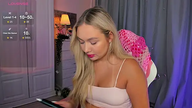  Loneve   online show from October 5, 2025, 3:14 pm